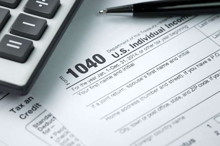 Featured image for DFW Tax Advice: Pay Less Taxes In Retirement